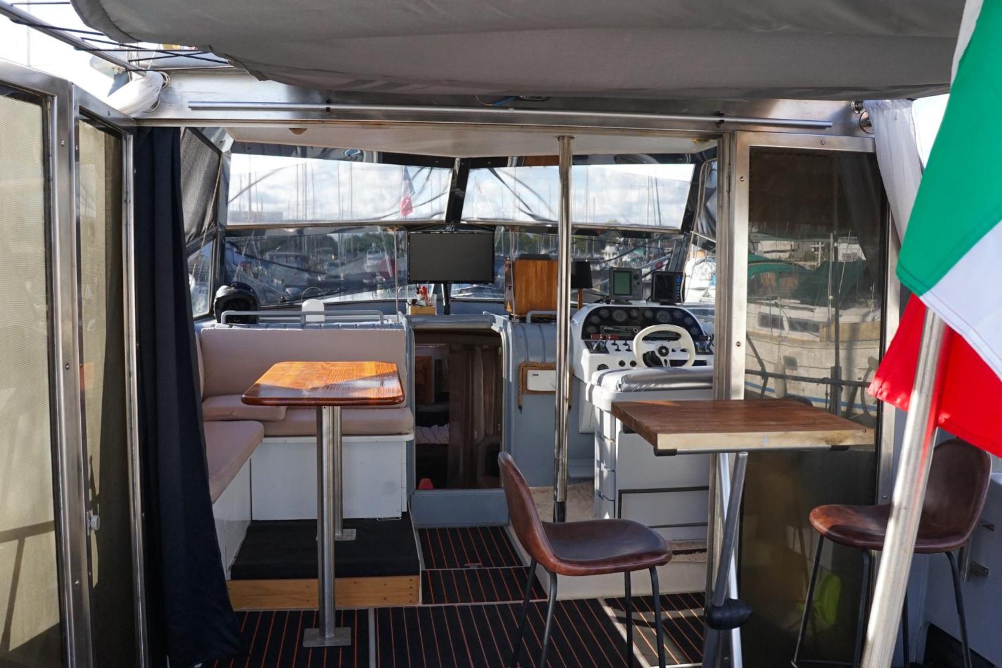 Bateau Cocoon En Amoureux Бордо Экстерьер фото