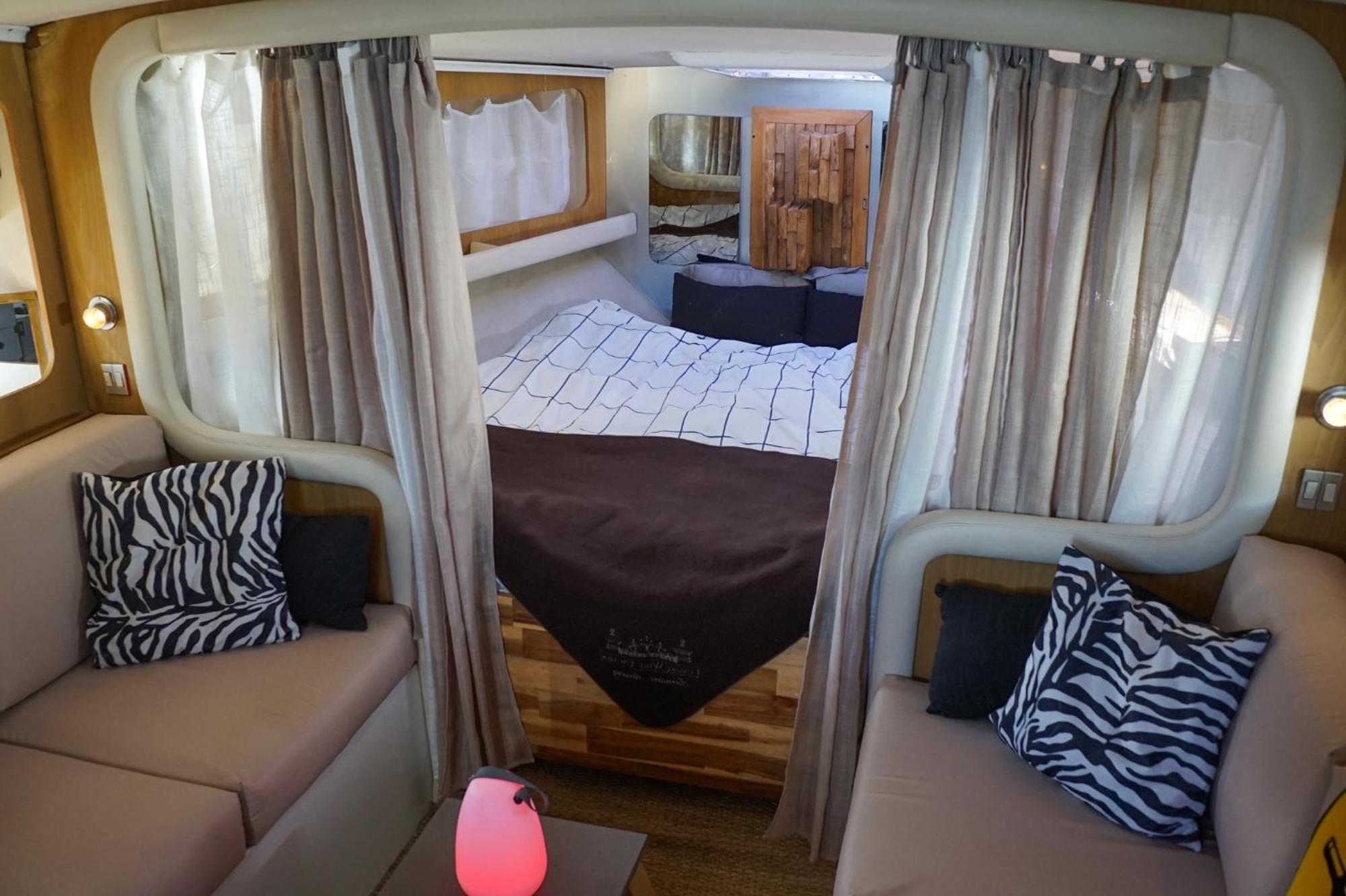 Bateau Cocoon En Amoureux Бордо Экстерьер фото