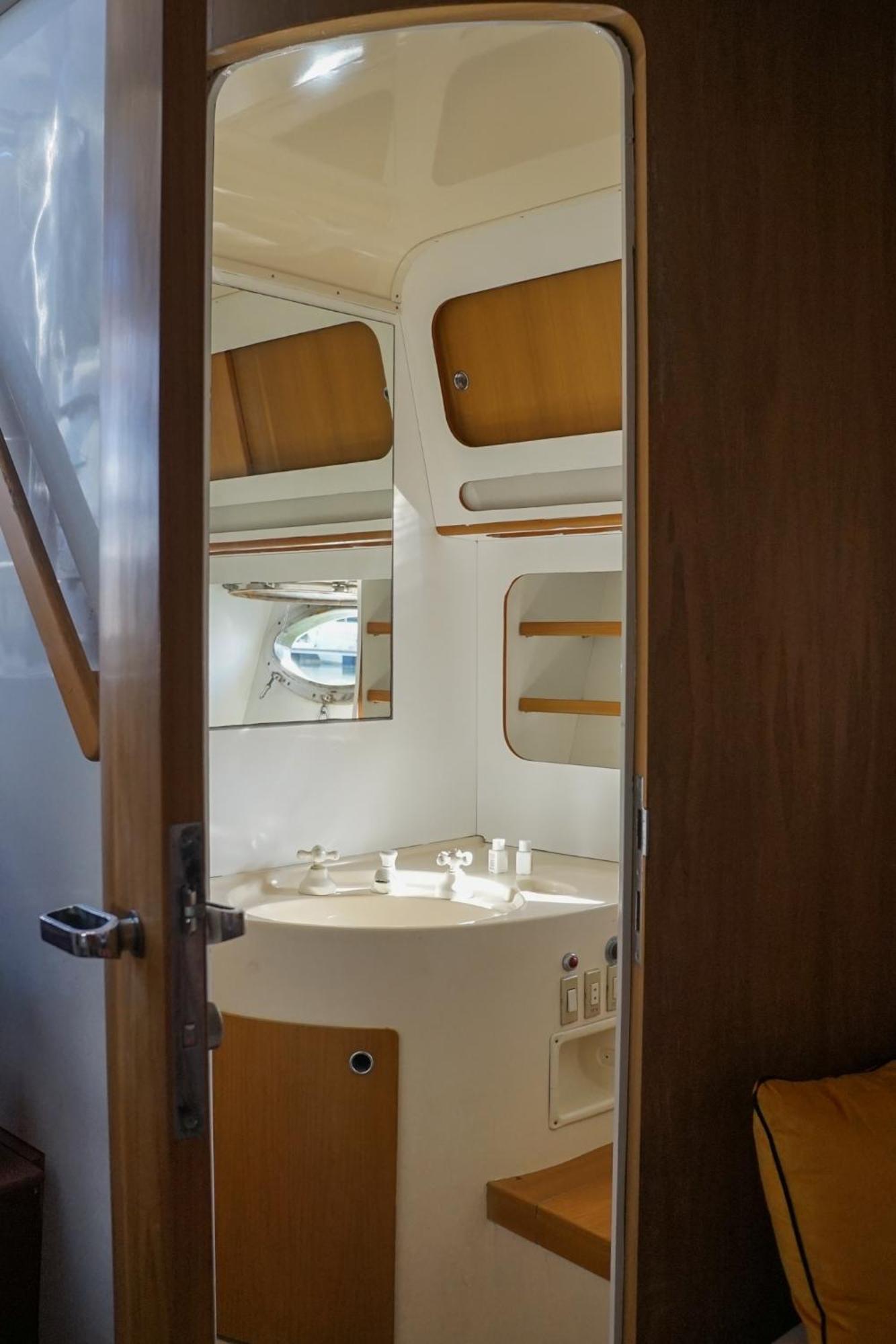 Bateau Cocoon En Amoureux Бордо Экстерьер фото